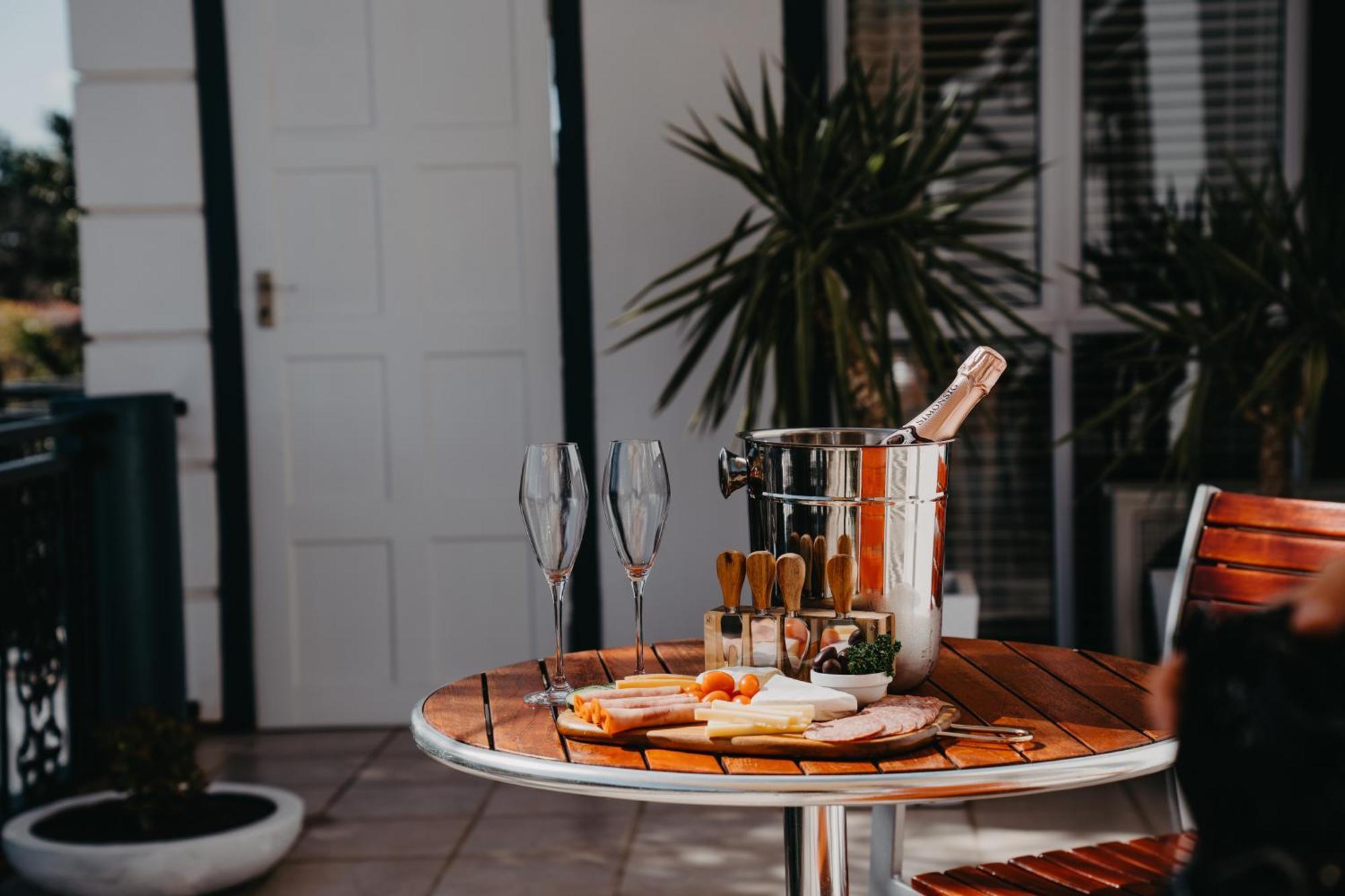 Pictures Guest House Boutique Hotel Oudtshoorn Luaran gambar